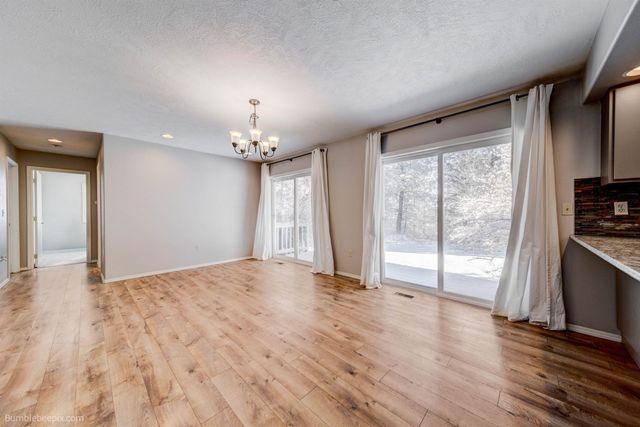 5301 E Eloika Rd, Chattaroy, WA 99003