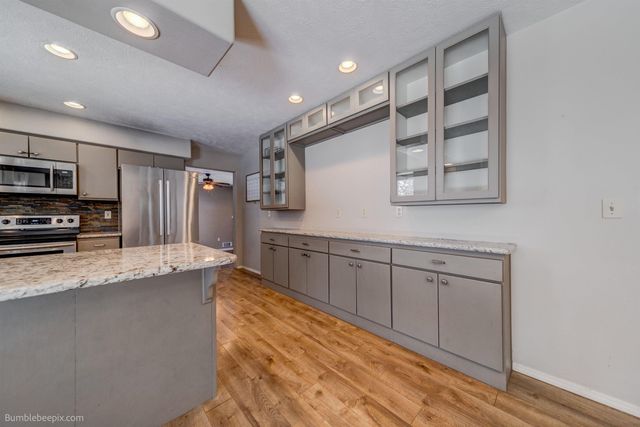 5301 E Eloika Rd, Chattaroy, WA 99003