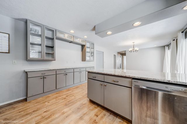 5301 E Eloika Rd, Chattaroy, WA 99003