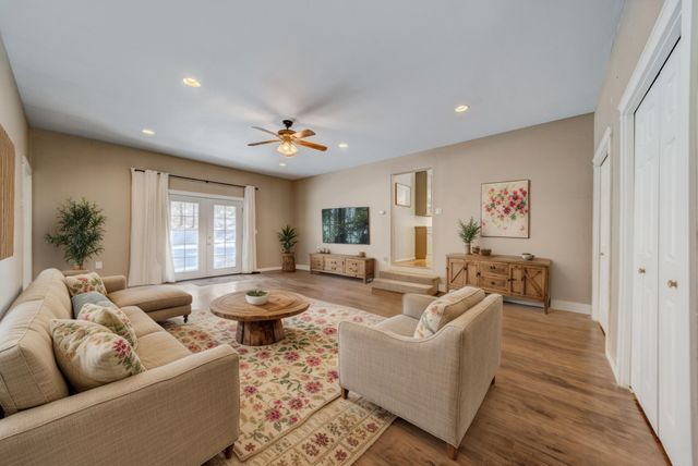 5301 E Eloika Rd, Chattaroy, WA 99003