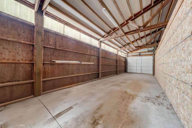 5301 E Eloika Rd, Chattaroy, WA 99003