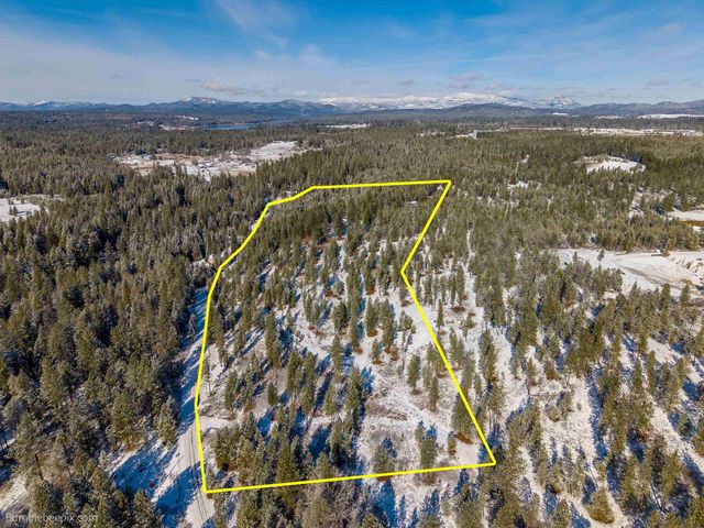 5301 E Eloika Rd, Chattaroy, WA 99003