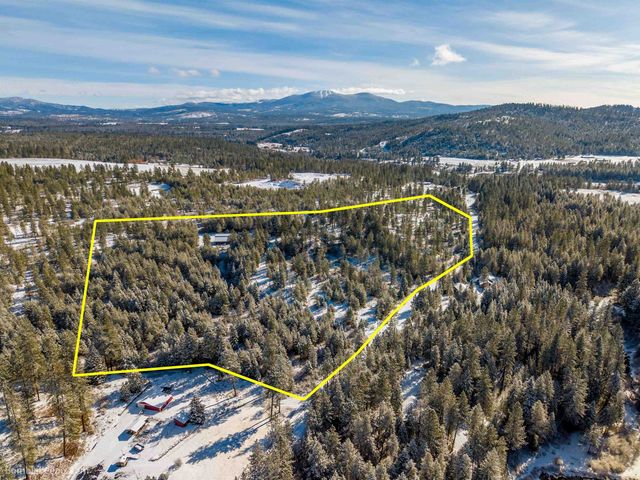 5301 E Eloika Rd, Chattaroy, WA 99003