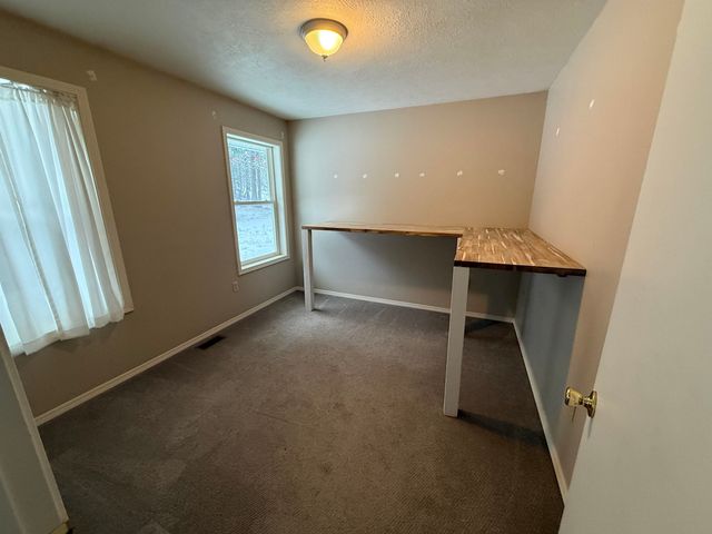 5301 E Eloika Rd, Chattaroy, WA 99003