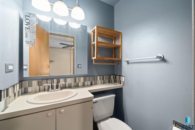 833 E Pam Rd Road, Sioux Falls, SD 57105