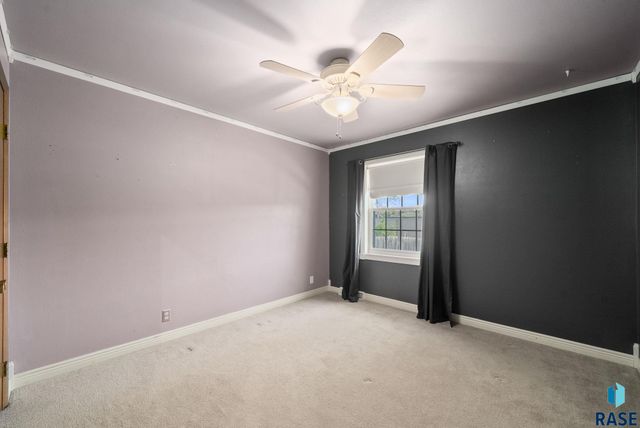 833 E Pam Rd Road, Sioux Falls, SD 57105