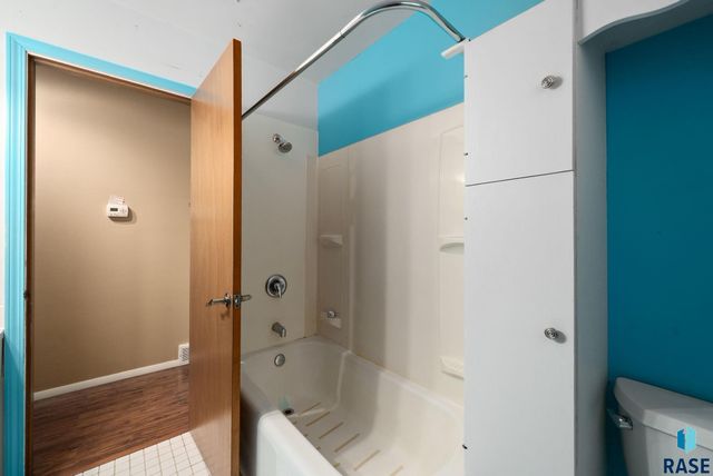 833 E Pam Rd Road, Sioux Falls, SD 57105