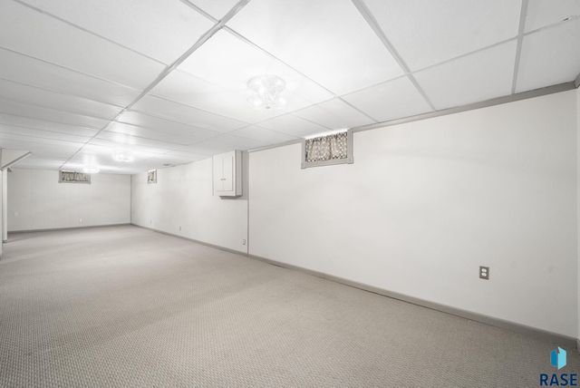833 E Pam Rd Road, Sioux Falls, SD 57105