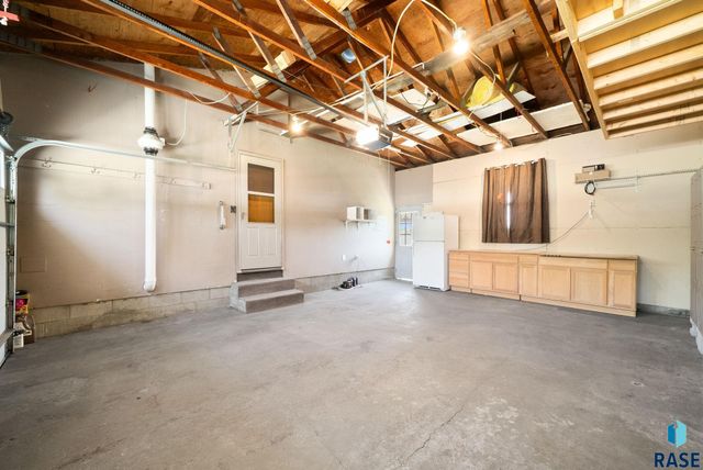 833 E Pam Rd Road, Sioux Falls, SD 57105
