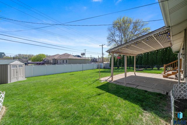 833 E Pam Rd Road, Sioux Falls, SD 57105