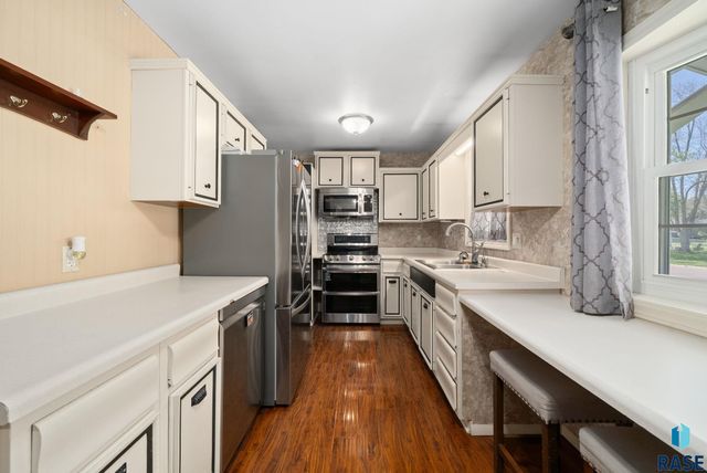 833 E Pam Rd Road, Sioux Falls, SD 57105