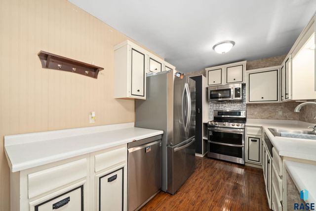 833 E Pam Rd Road, Sioux Falls, SD 57105