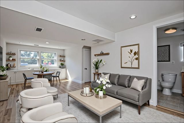 839 N Bennett Street, Geneva, IL 60134