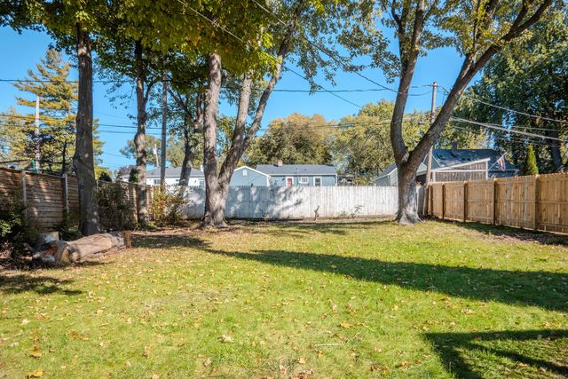 839 N Bennett Street, Geneva, IL 60134