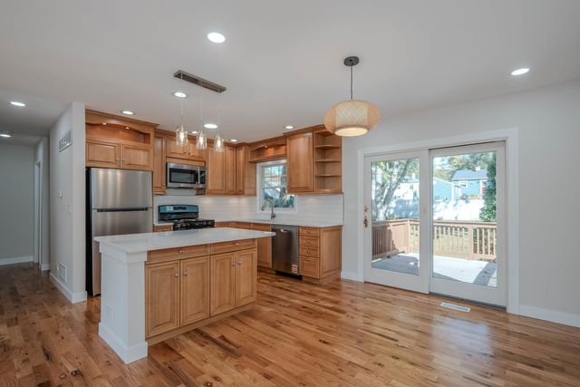 839 N Bennett Street, Geneva, IL 60134