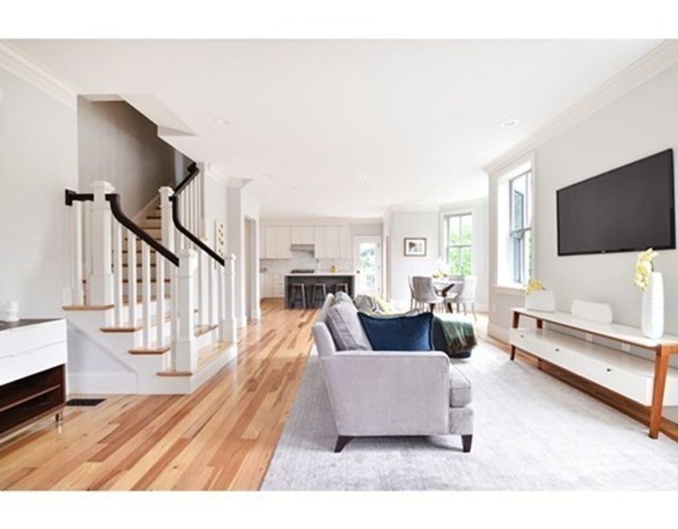 44 Evergreen St 4, Boston, MA 02130