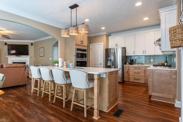 104 Perlie CT, Yorktown, VA 23692