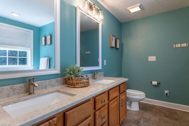 104 Perlie CT, Yorktown, VA 23692