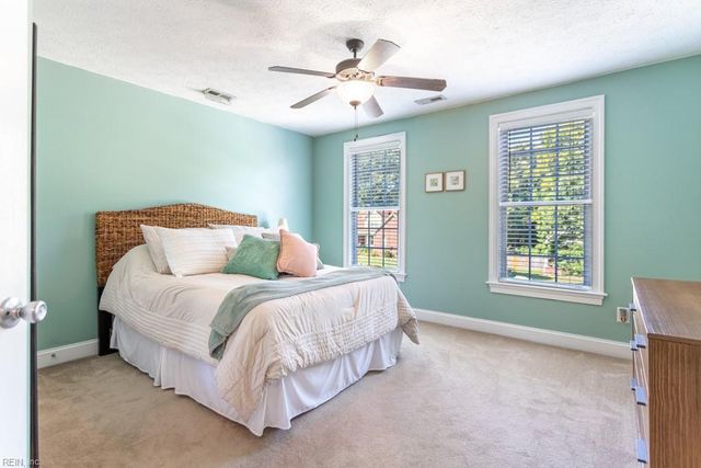 104 Perlie CT, Yorktown, VA 23692