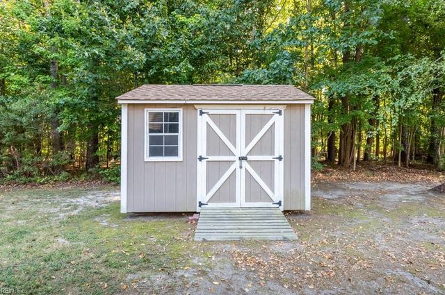 104 Perlie CT, Yorktown, VA 23692