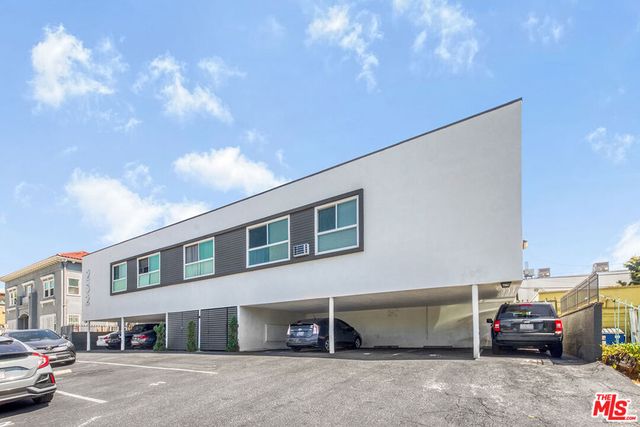 252 S New Hampshire 15, Los Angeles, CA 90004