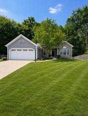 1273 McGuffey Ln, Union Twp, OH 45103