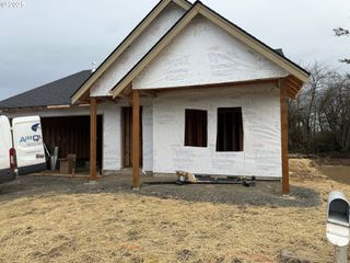 1181 Rachel Ln, Molalla, OR 97038