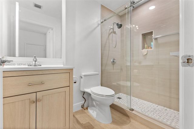 3340 NE 190th St 908, Aventura, FL 33180