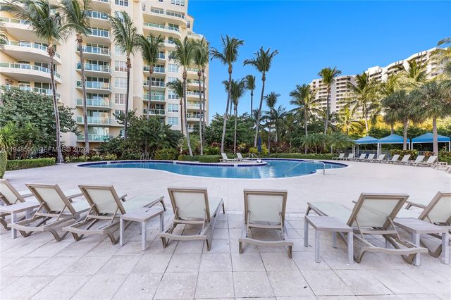 3340 NE 190th St 908, Aventura, FL 33180