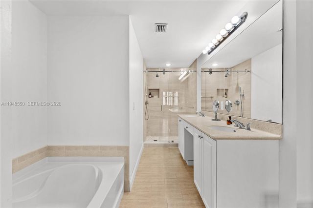 3340 NE 190th St 908, Aventura, FL 33180