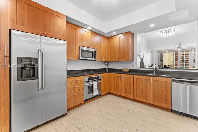 3340 NE 190th St 908, Aventura, FL 33180