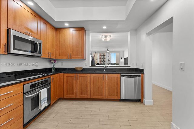 3340 NE 190th St 908, Aventura, FL 33180