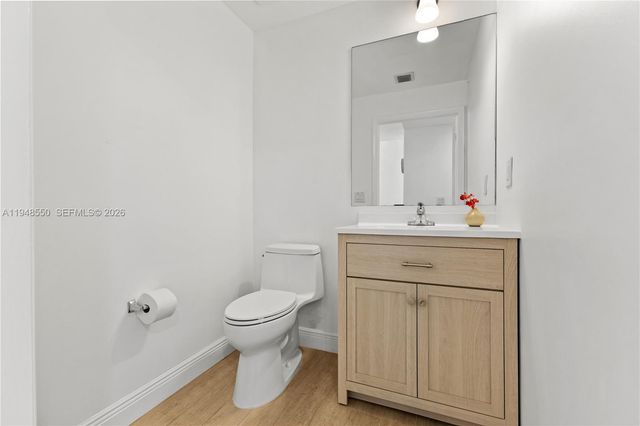 3340 NE 190th St 908, Aventura, FL 33180