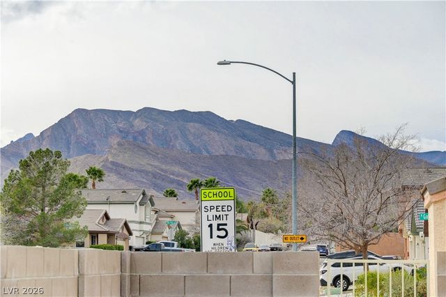 3900 Golden Glaze Street, Las Vegas, NV 89129