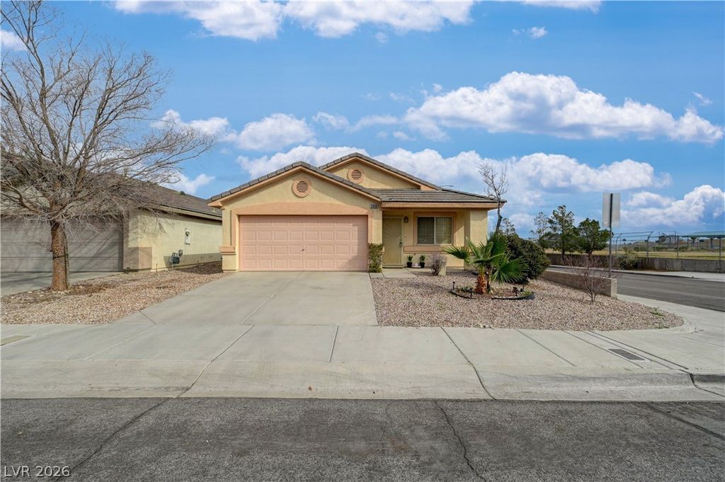 3900 Golden Glaze Street, Las Vegas, NV 89129