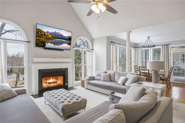 200 Mayglen Court, Woodstock, GA 30189