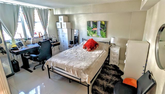 7501 E Treasure Dr 2M, North Bay Village, FL 33141