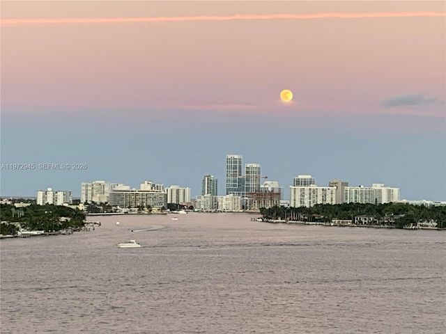 7501 E Treasure Dr 2M, North Bay Village, FL 33141