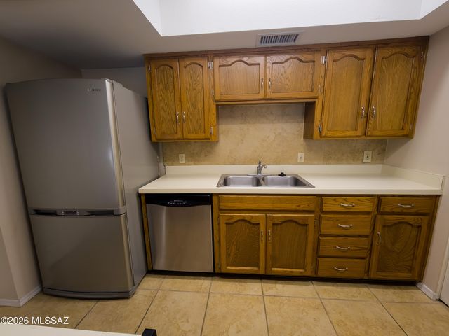 1200 E River Road C37, Tucson, AZ 85718