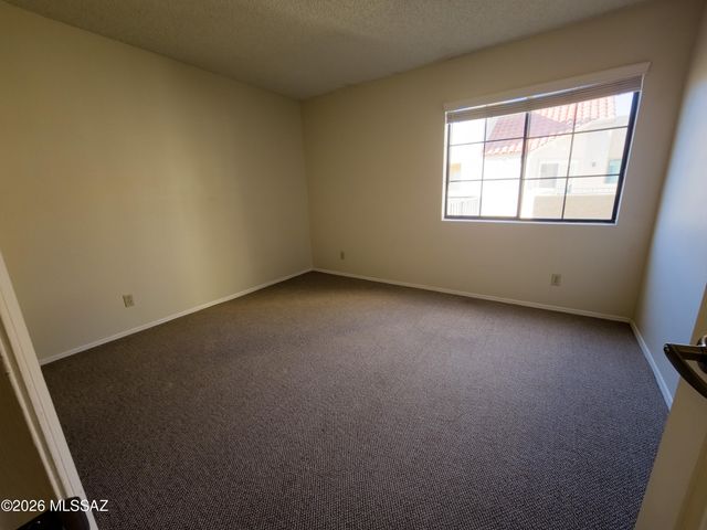 1200 E River Road C37, Tucson, AZ 85718