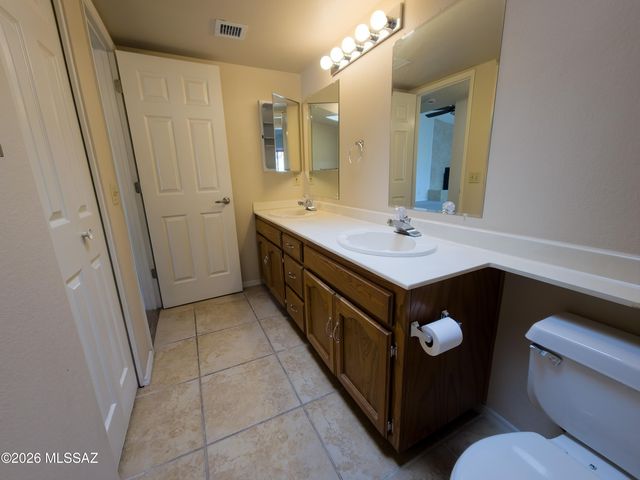 1200 E River Road C37, Tucson, AZ 85718