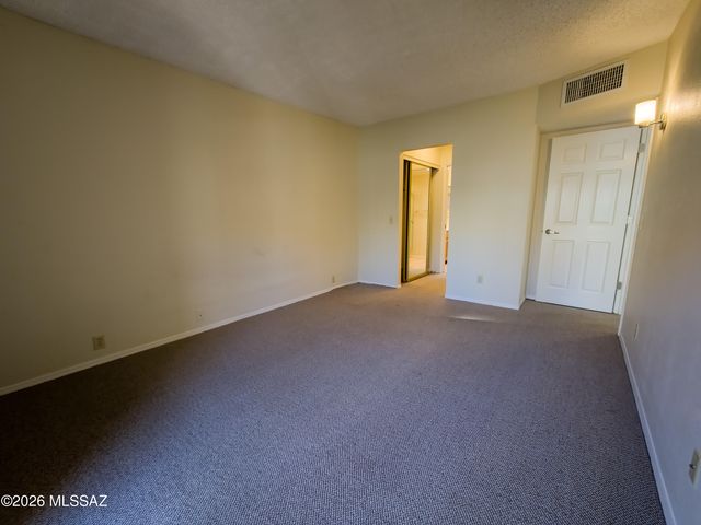 1200 E River Road C37, Tucson, AZ 85718