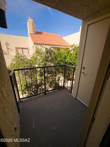 1200 E River Road C37, Tucson, AZ 85718
