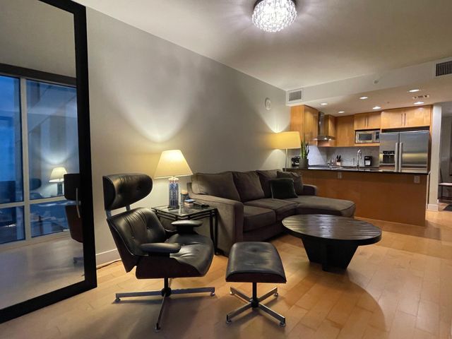 300 Bowie ST 3204, Austin, TX 78703