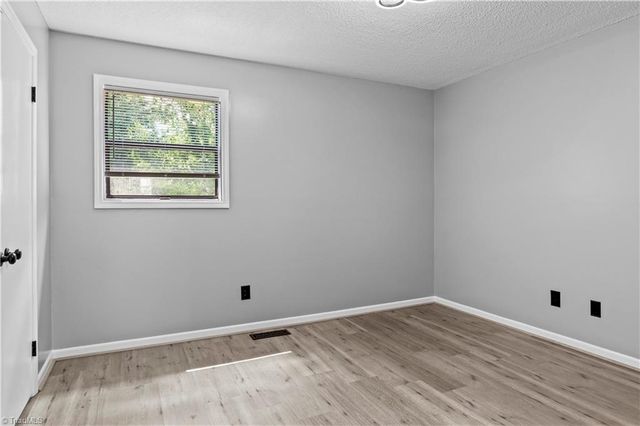 240 Vista Circle B, Winston-salem, NC 27106