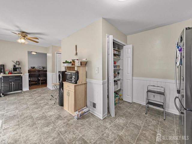 19 Wellington Court, Sayreville, NJ 08872