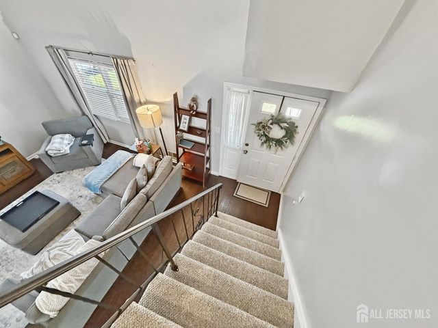 19 Wellington Court, Sayreville, NJ 08872