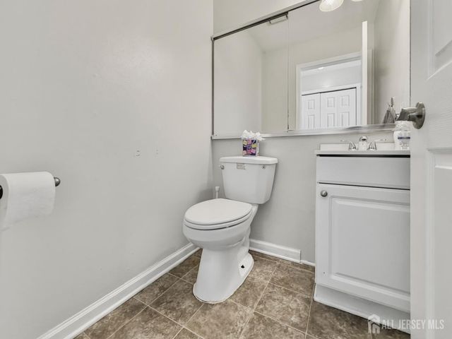 19 Wellington Court, Sayreville, NJ 08872