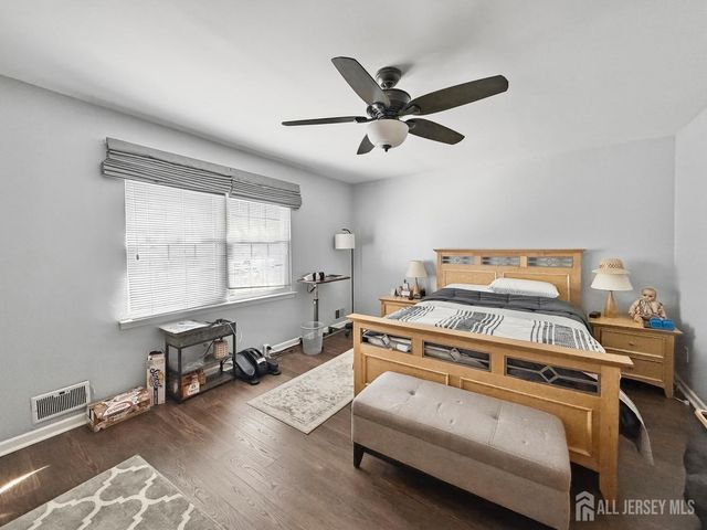 19 Wellington Court, Sayreville, NJ 08872