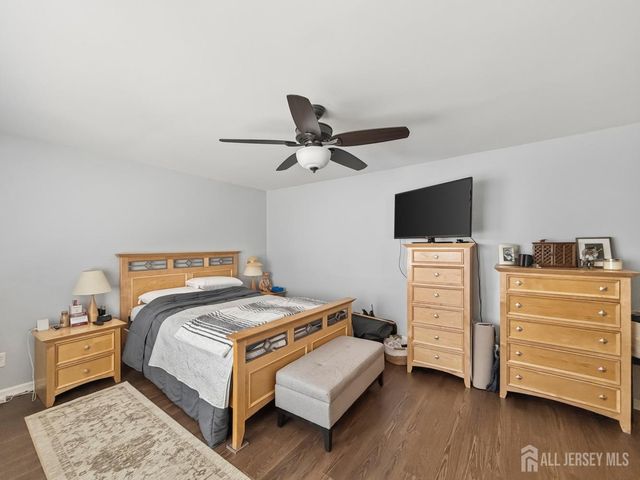 19 Wellington Court, Sayreville, NJ 08872